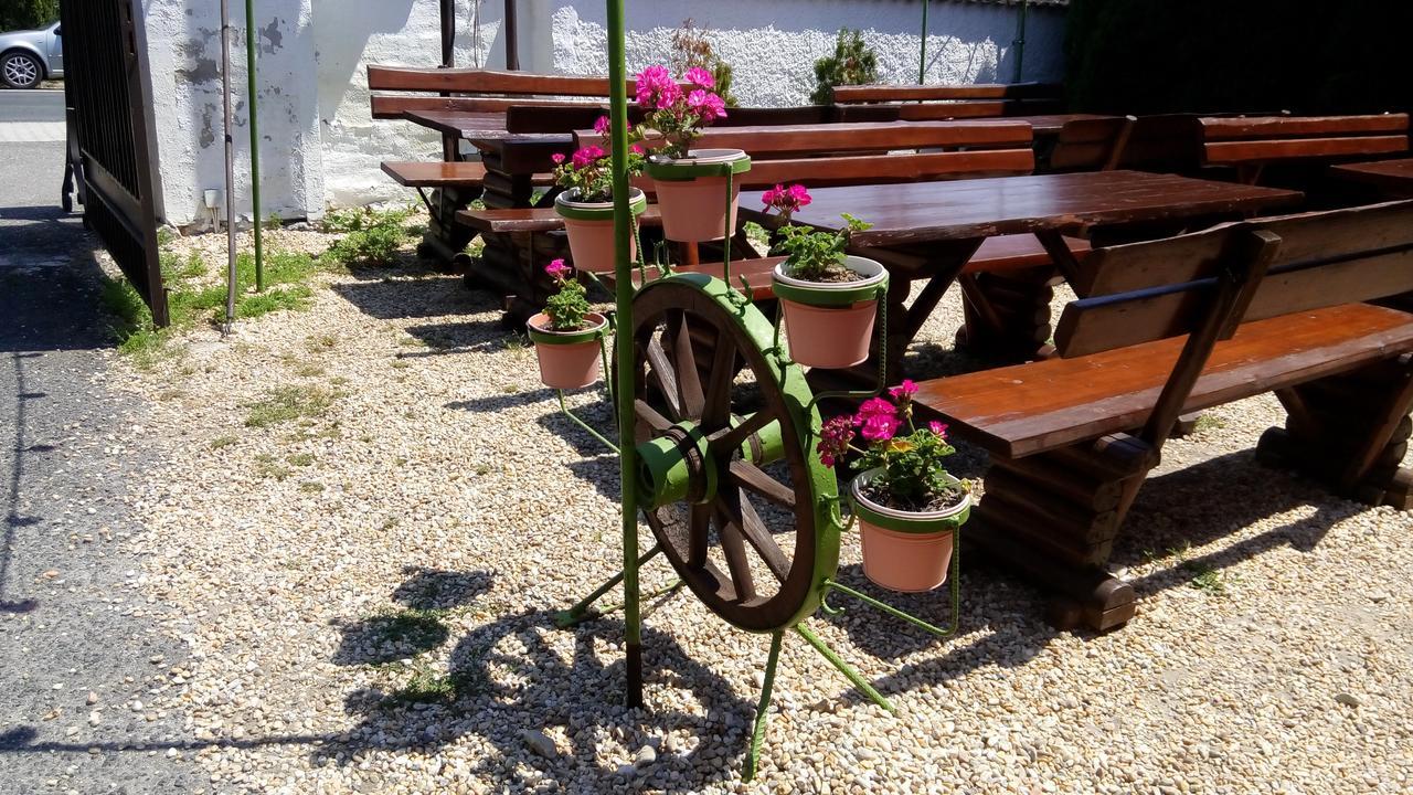 Feherlo Vendeghaz & Restaurant Bük Buitenkant foto