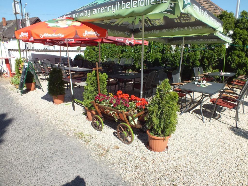 Feherlo Vendeghaz & Restaurant Bük Buitenkant foto